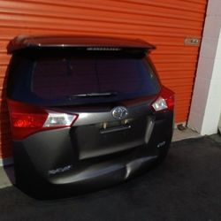 2013-2018 Toyota RAV4 Complete Tailgate With Accessories And Lights And Inner Accessories OEM. 