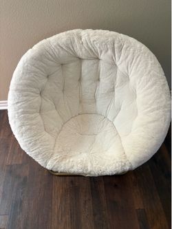 Pottery Barn Oversized Round Papasan Chair White Faux Fur