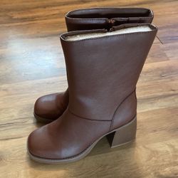 New! Women’s Mid Calf Boots, Chestnut Size 9
