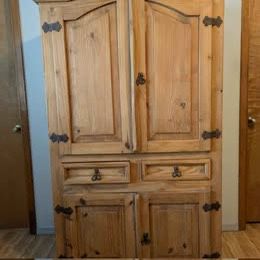 Antique Pine hutch