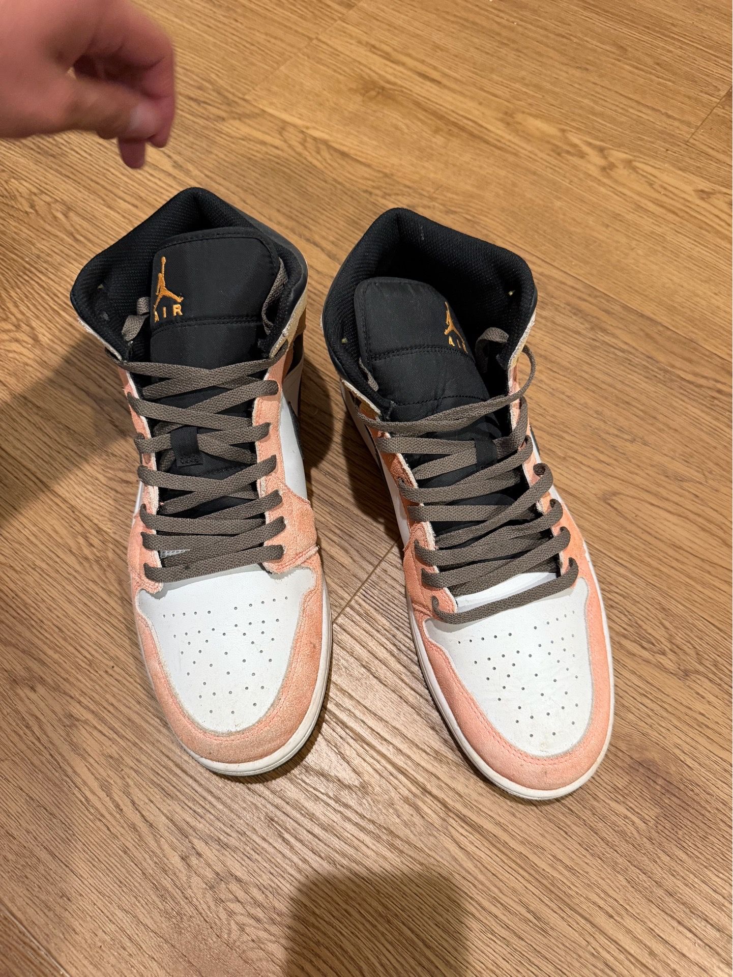 Jordan 1 mid