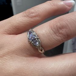 10k White Gold Amethyst  Ring