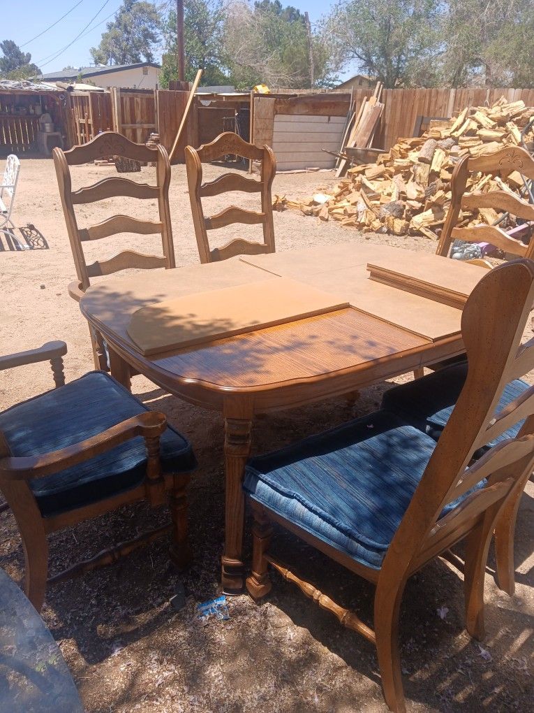 OAK DINING TABLE/6 CAPTAIN CHAIRS πΊ