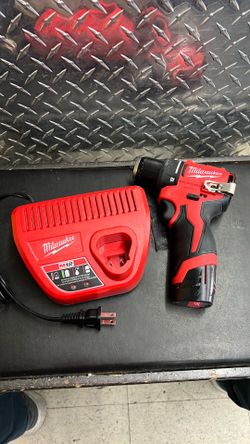 Milwaukee 3401-20 M12 Cordless Drill Kit