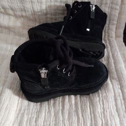 UGG Toddler Size 7 Black 