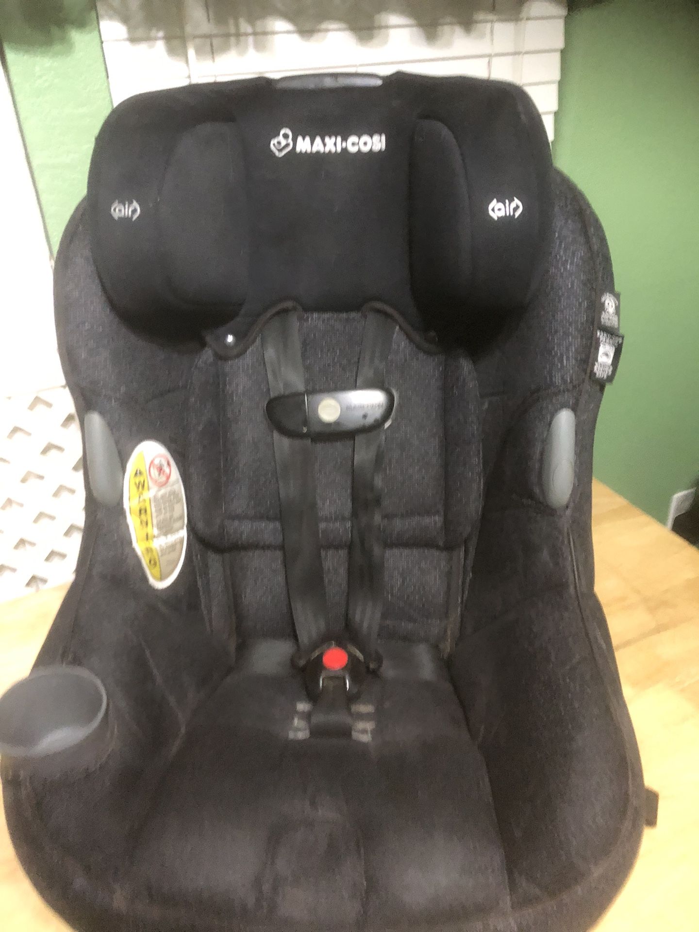 Convertible child car seat for infants and toddler