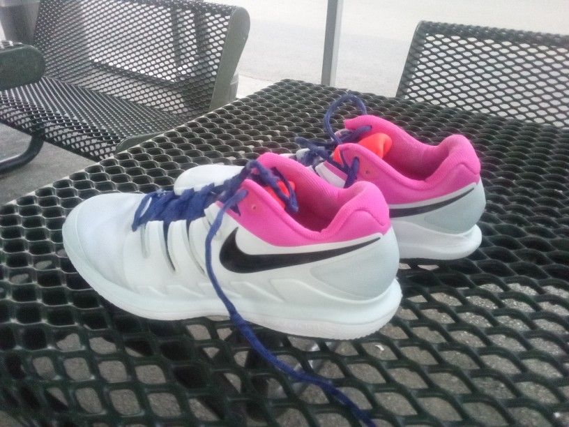 Women's Size 10 Nikes