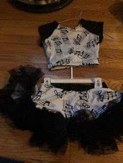 Black and white outfit are a Halloween outfit it’s cute