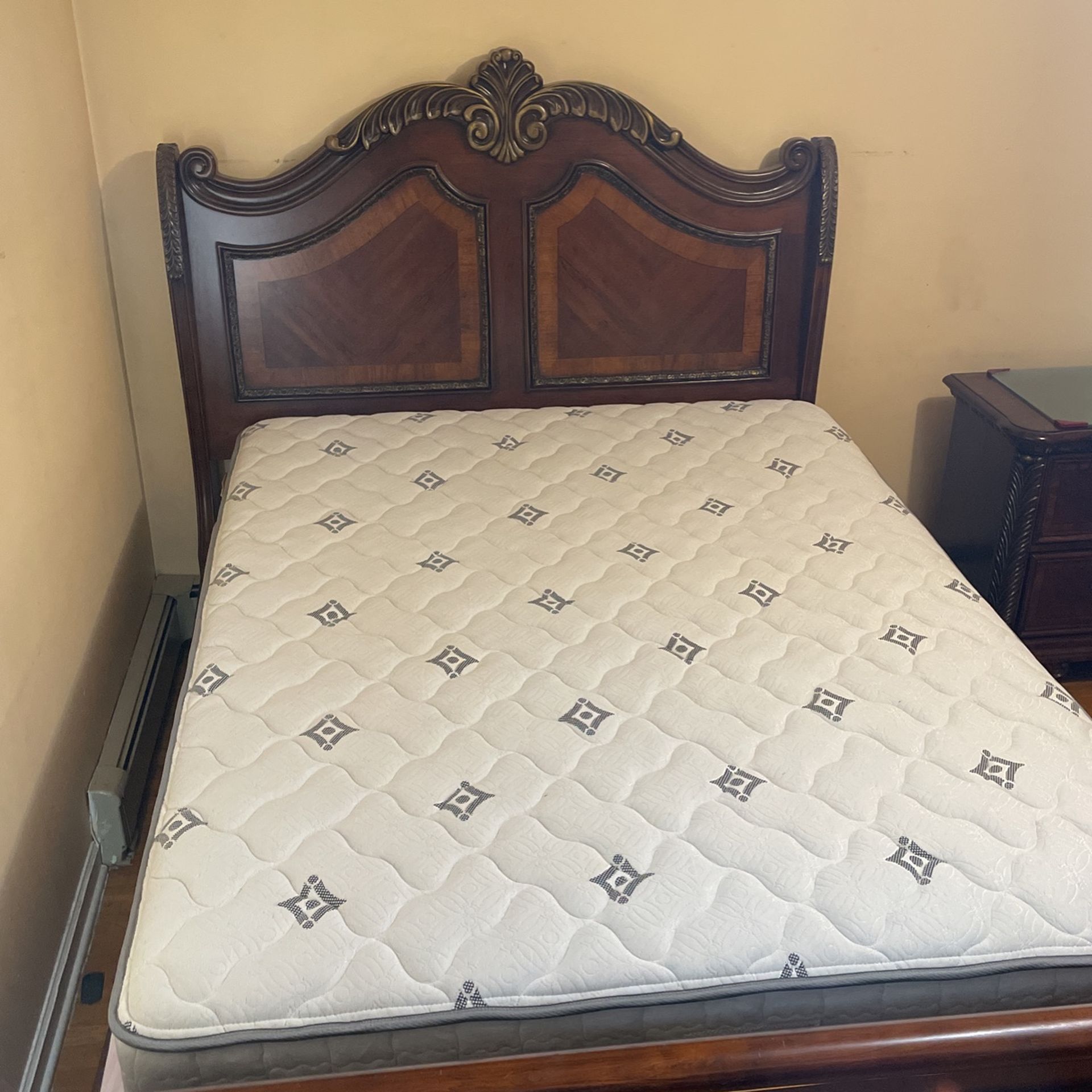 Solid Wood Queen Bedroom Set - Walter By Wabash