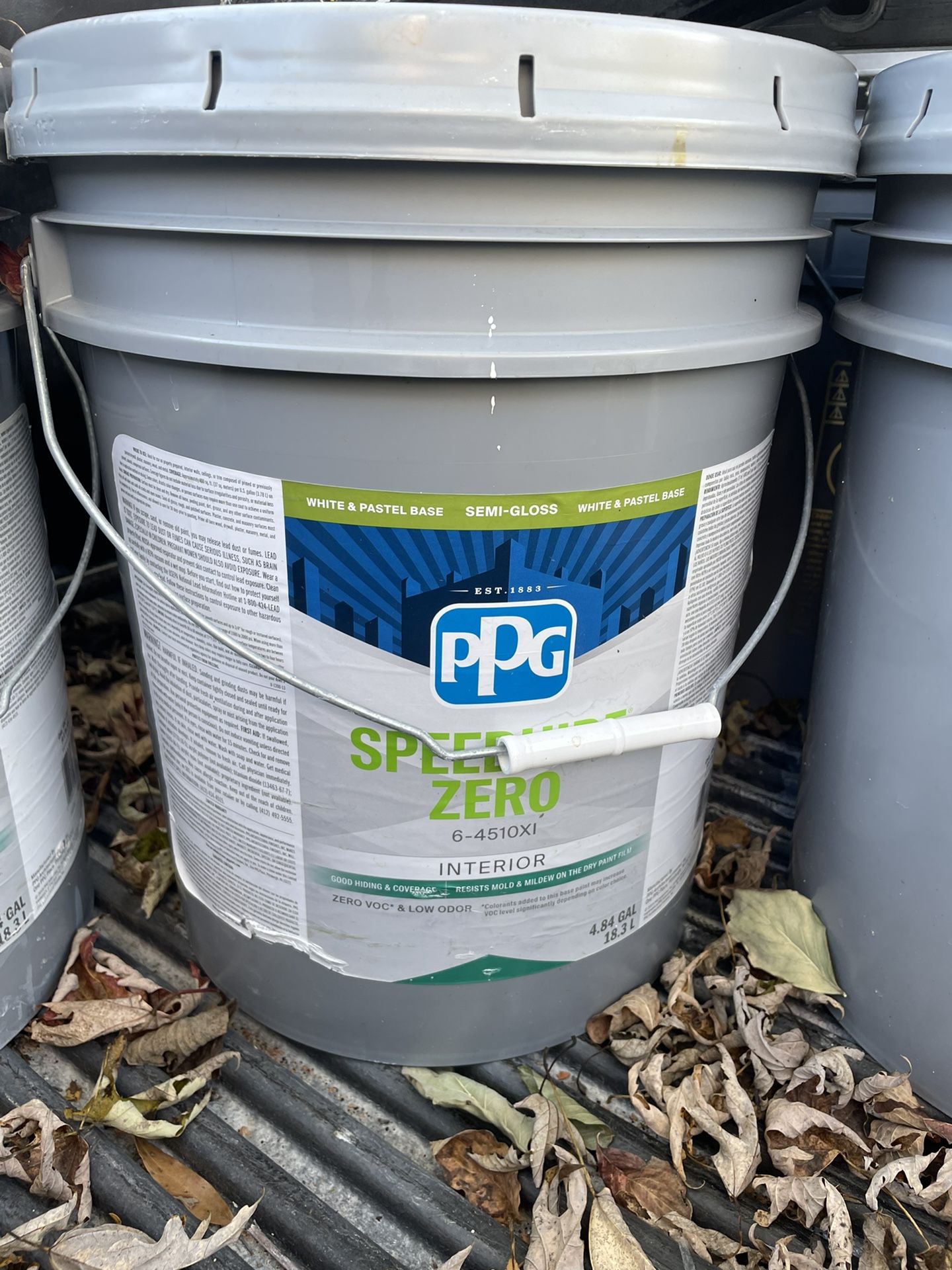 PPG PAINT semi Gloss And Flat White