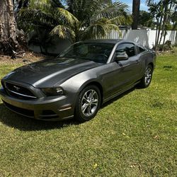 FORD MUSTANG 2014 V6 COUPE
