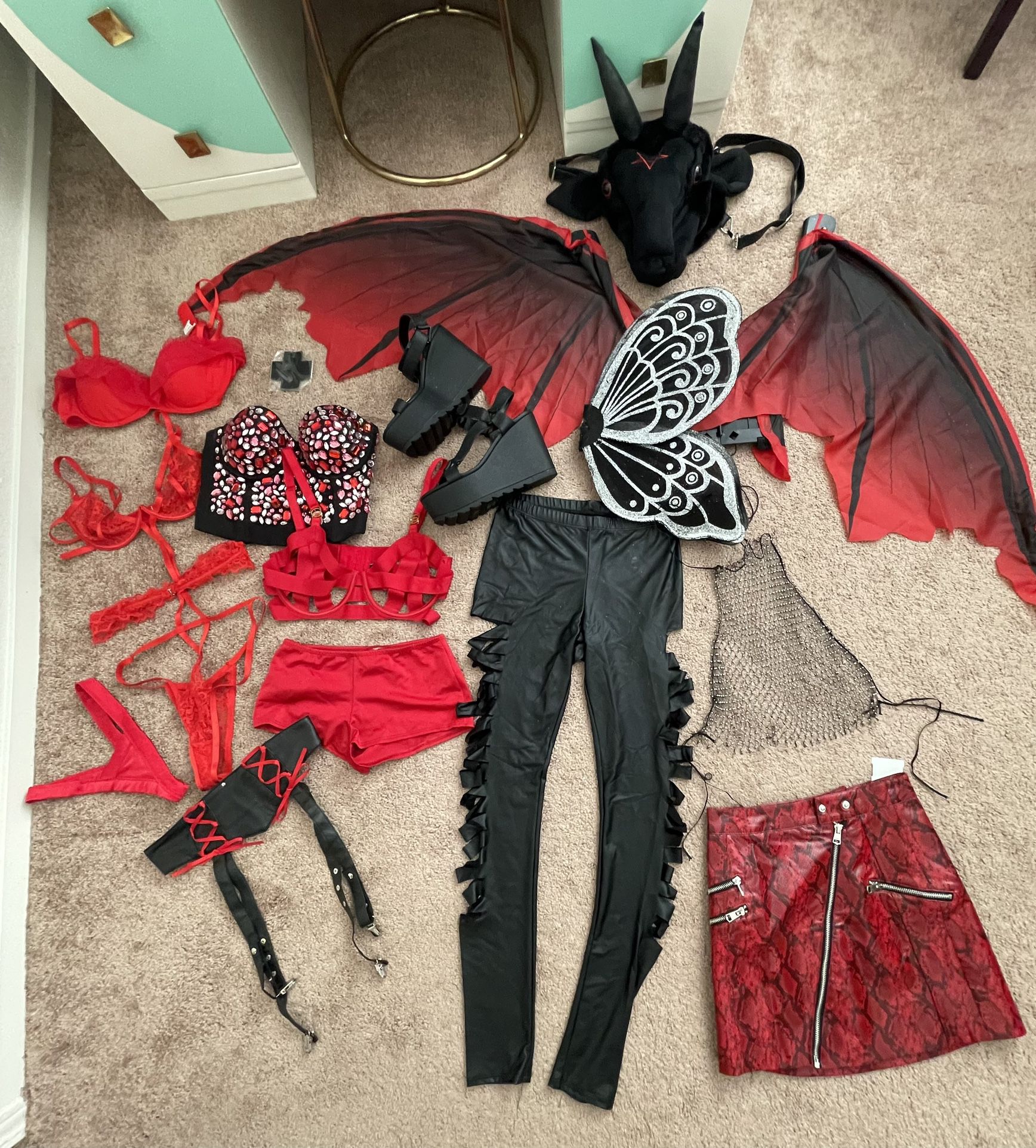 EDC OUTFITS/costumes