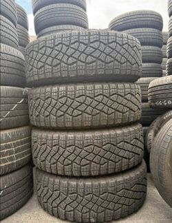 275/70R18 LT Goodyear All Terrain tires usadas en perfecta condición set of 4!!