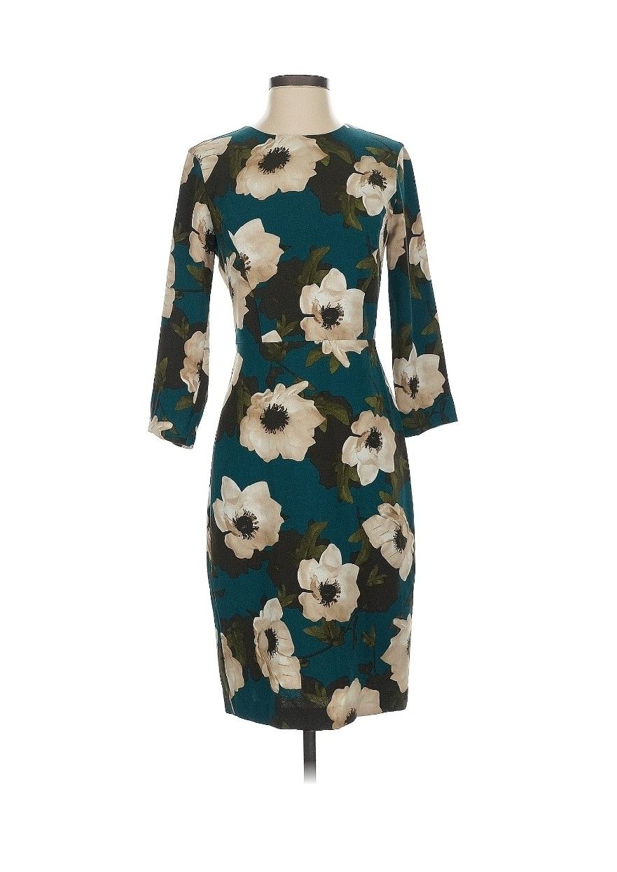 Banana Republic Factory Store
Size 0Cocktail dress