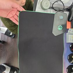 Gaming Mouse Pad With Wireless Charging 