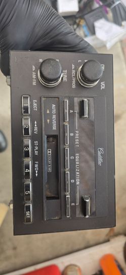 Cadillac fleetwood Radio