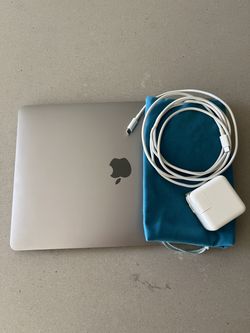 MacBook Air 13" M1 - Like New, No Scratches - 8GB / 256GB - Low Use