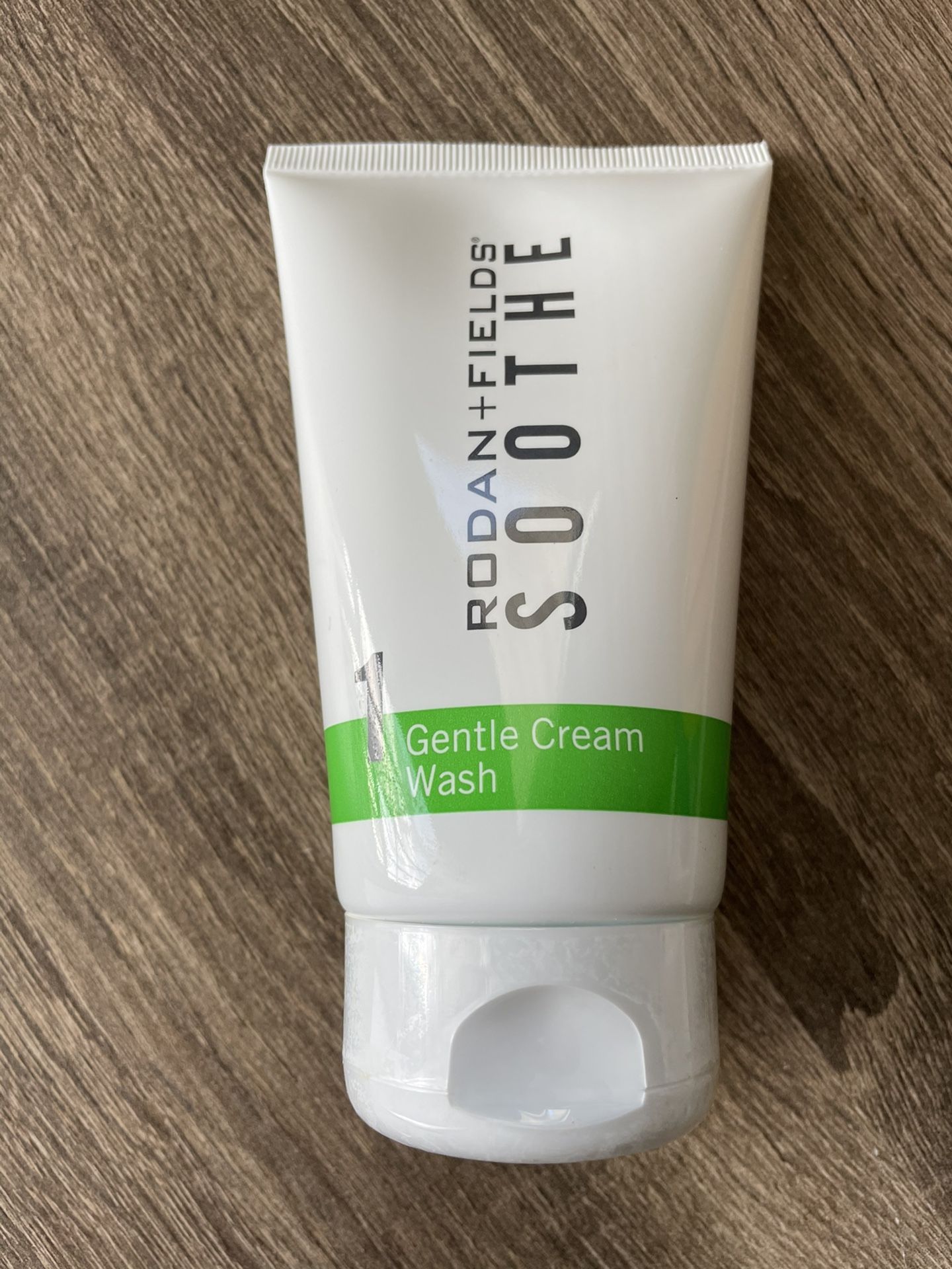 New Rodan + Fields Soothe Gentle Cream Wash