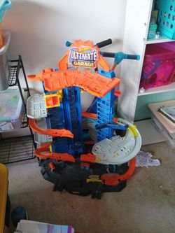 Hot wheels garage