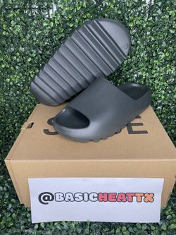 Size 11 Men - Adidas Yeezy Slide Dark Onyx 