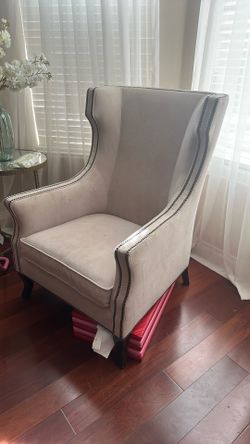 Accent Chairs