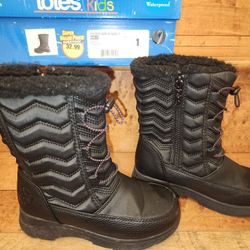 Totes Kid waterproof quilt winter boots size 1