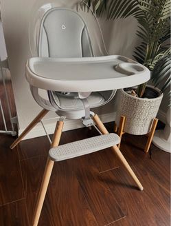 Munchkin 360 cloud High Chair