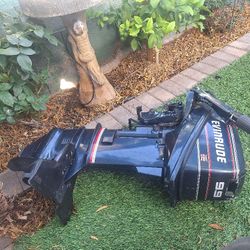 EVINRUDE 9.9 BOAT MOTOR