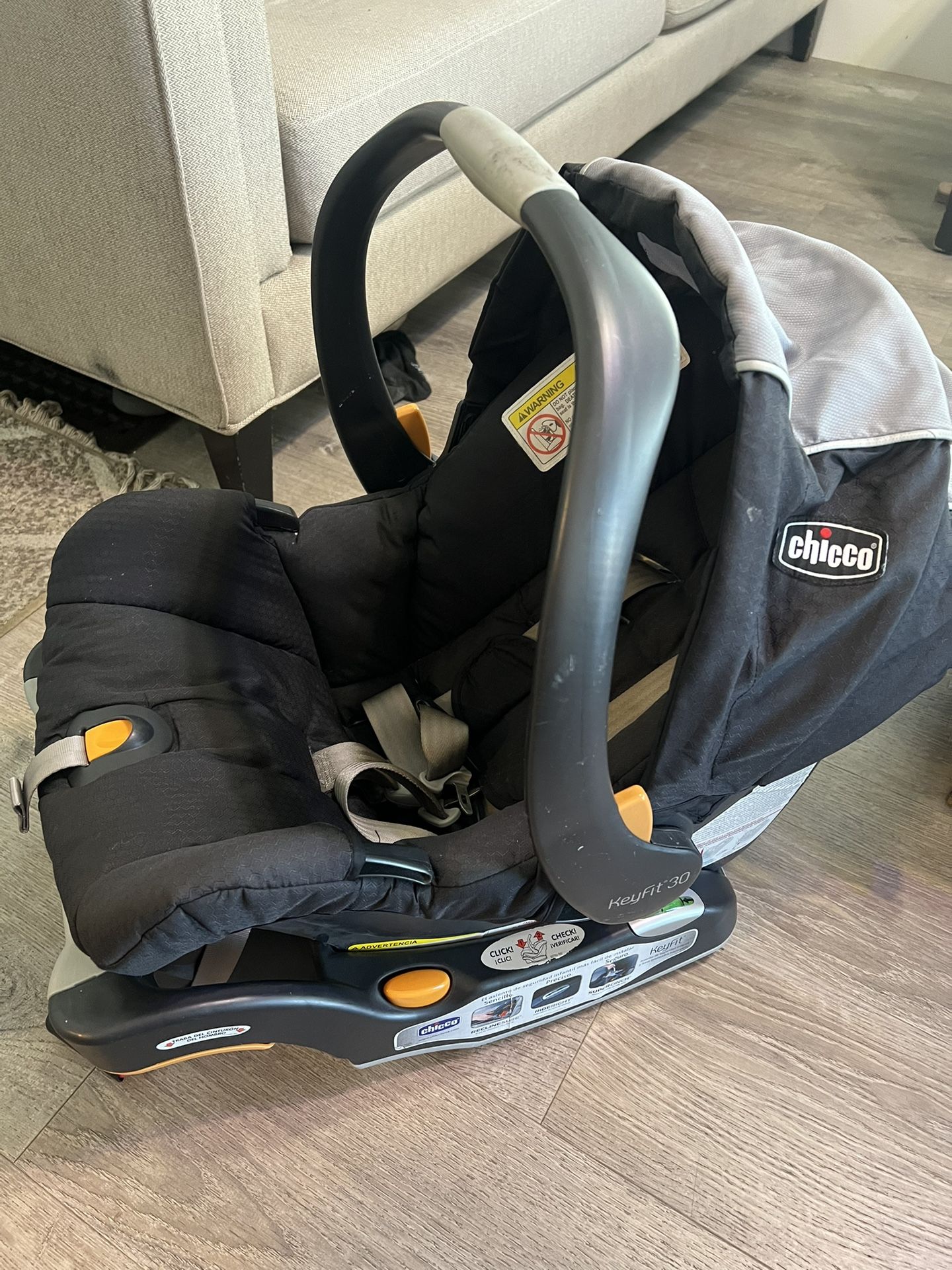 Used  Chicco Key Fit Car Seat With Base