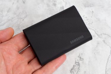 Samsung - T9 Portable SSD 4TB, Up to 2,000MB/s, USB 3.2 Gen2 - Black