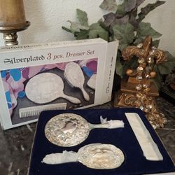 SILVERPLATED 3 pcs DRESSER SET 