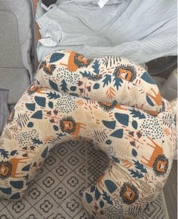 Baby boppy pillow