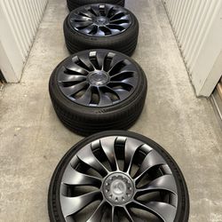 2023 Tesla model y Performance Uberturbine Wheels And tires 