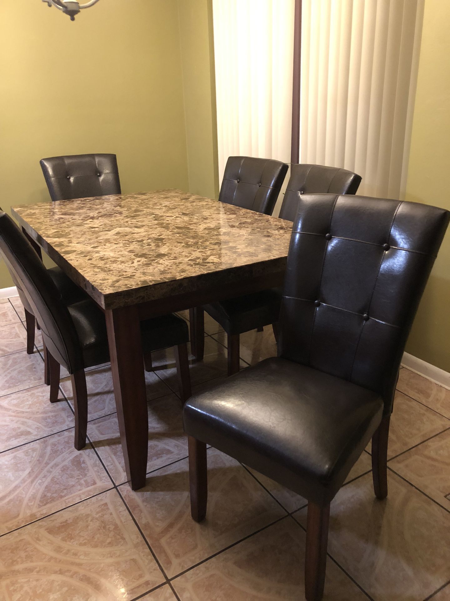 Beautiful Granite Dining Table With 6 Leather  Chairs 