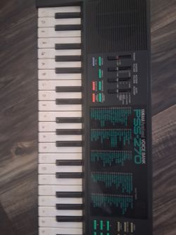 Yamaha PSS 270 keyboard