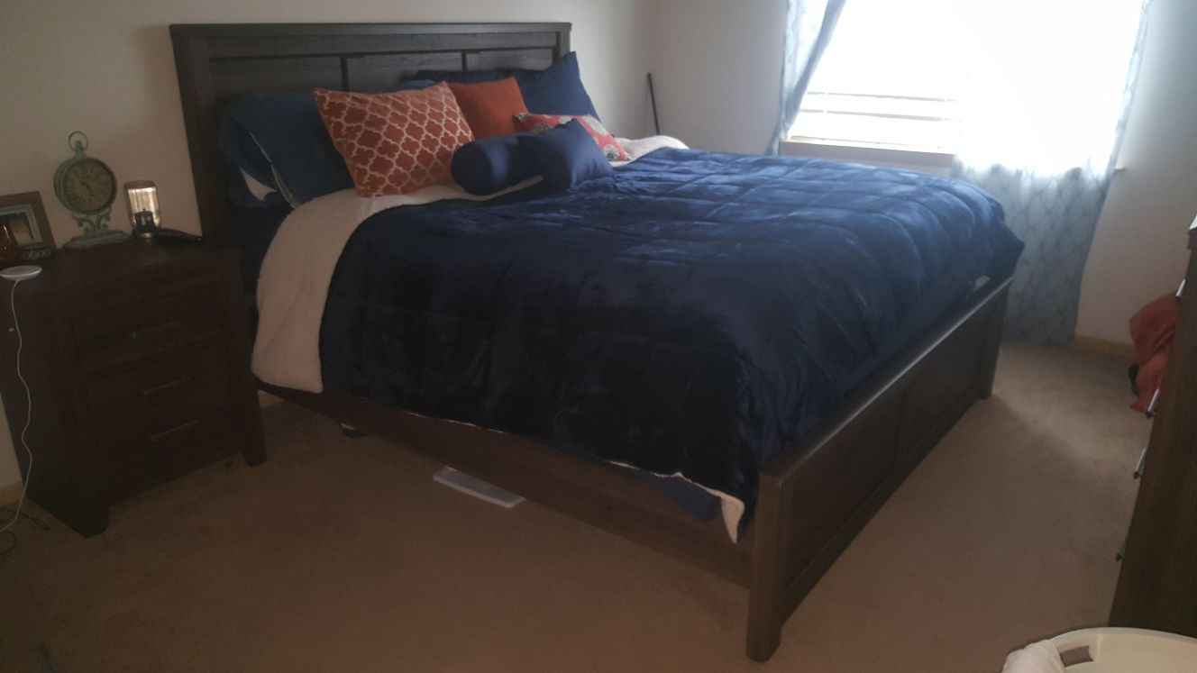 Brown/gray king sized bedroom set