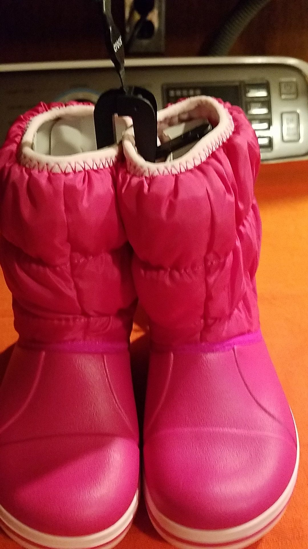 Kids snow boots size 8 Pink