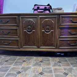 Thomasville  Wood Antique Dresser With Two Hanging Mirrors 