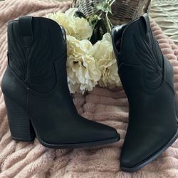 Ankle Boots 