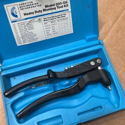 New. Heavy Duty Riveting Tool Kit