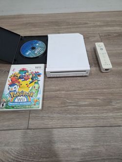 Nintendo Wii Bundle W/Cables