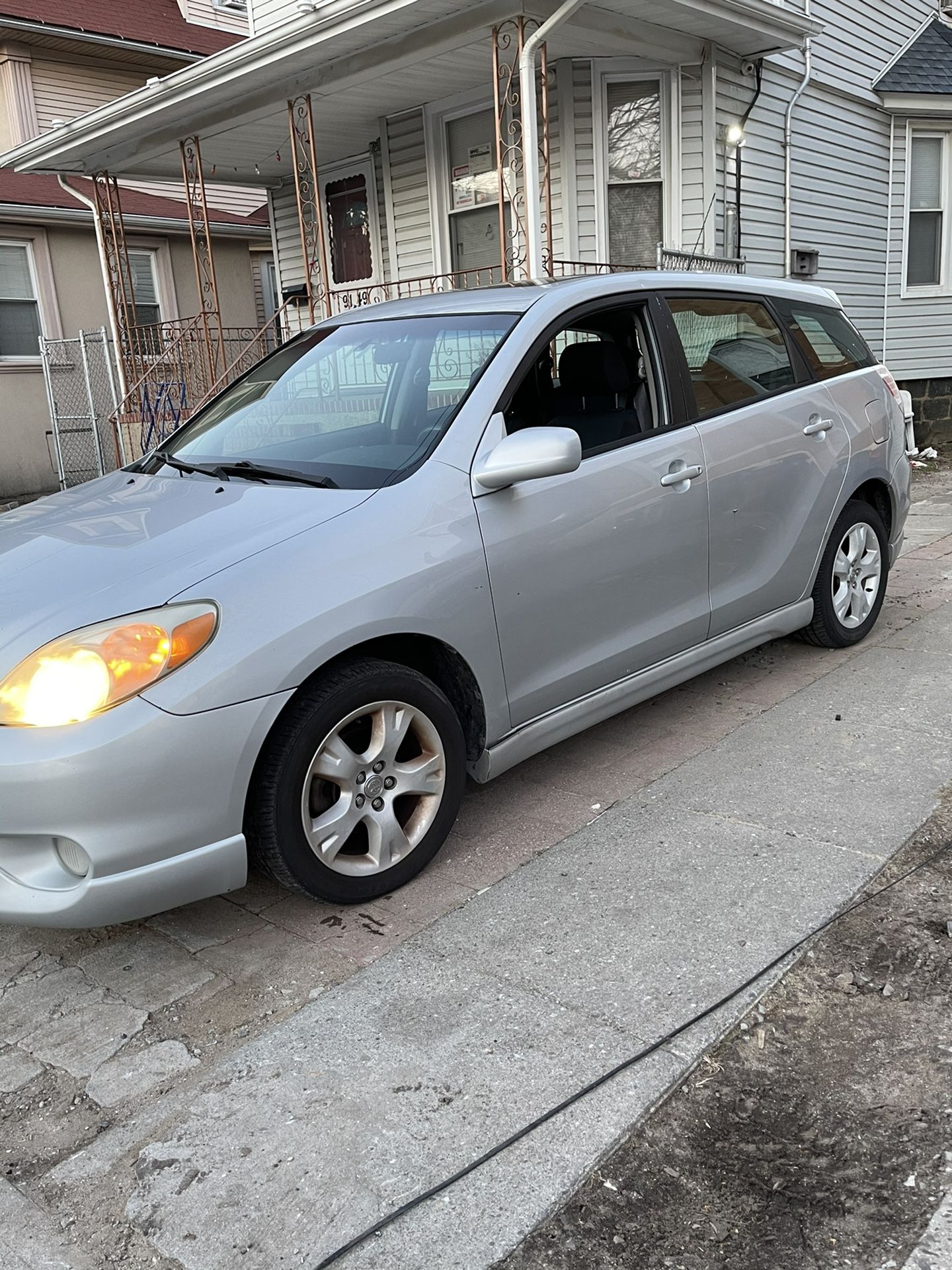 Saling Toyota Matrix Rx 2005