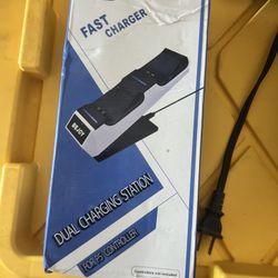 Dual charging station 