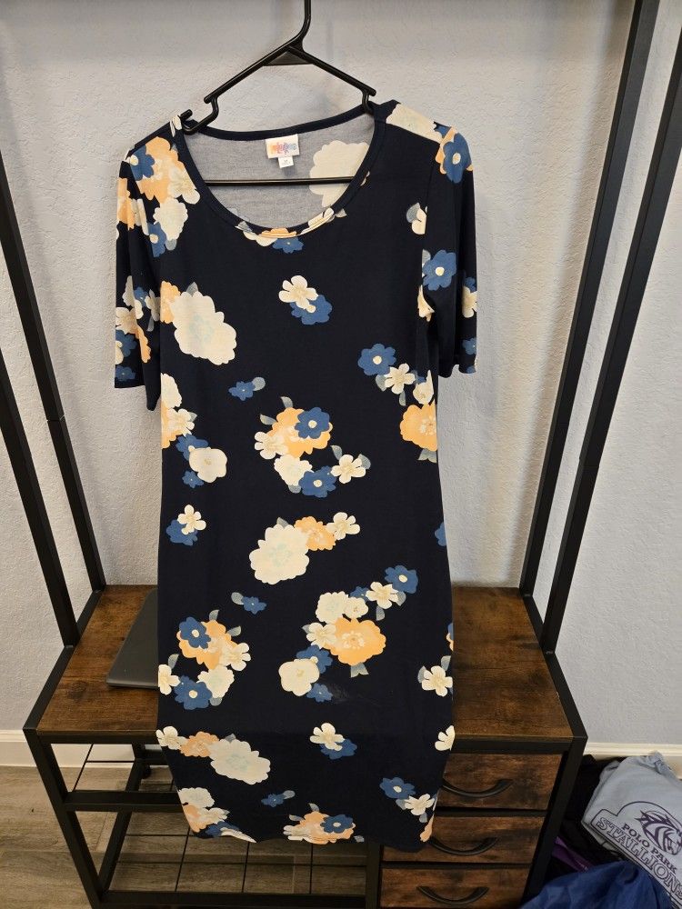 LuLaRoe Black Floral Print Short Sleeve Knee Length Casual Dress Size Medium