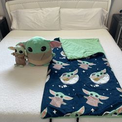 Star Wars Yoda Sleeping Bag & Plush Animal 