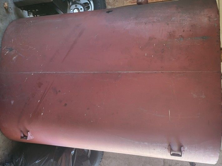 275 Gal. Heating Oil Tank With Gauge And Legs. Still Available