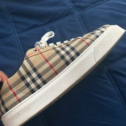 Burberry Sneakers 