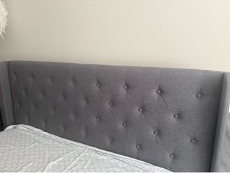 Beautiful like new gently used Queen Bedframe