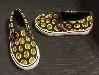 Buc-ees girl canvas