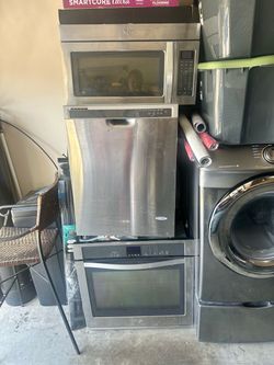 Whirlpool Stainless Steel Kitchen Appliance Set